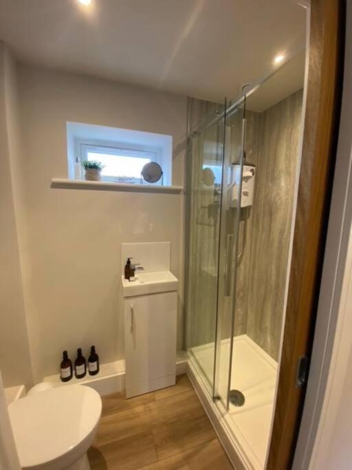 New Modern Studio Apartment Near To City Centre Salisbury Exterior foto